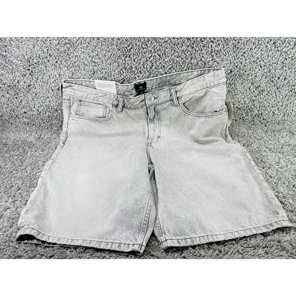 H&M Men’s Relaxed Fit Knee Length Jean Shorts Size 38 Light Grey Color New - Picture 1 of 10